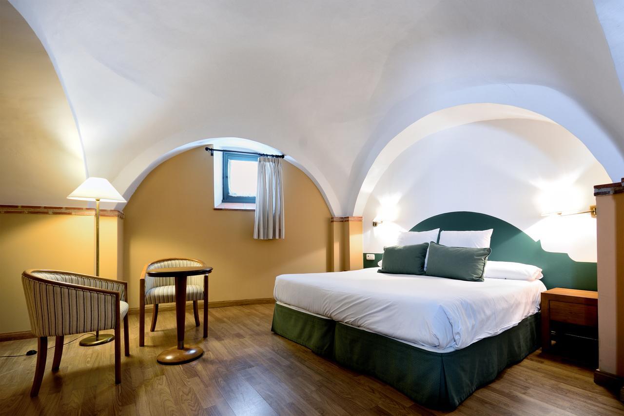 Hotel Ahc Palacio Coria Bagian luar foto