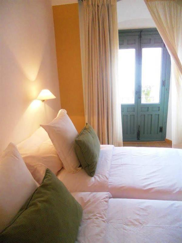 Hotel Ahc Palacio Coria Bagian luar foto