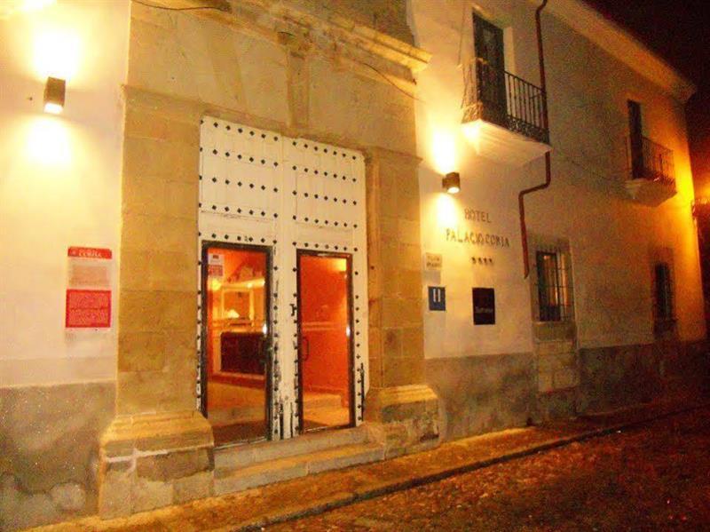 Hotel Ahc Palacio Coria Bagian luar foto